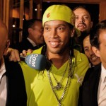 Il Milan ha strappato Ronaldinho al Barça