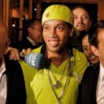 Il Milan ha strappato Ronaldinho al Barça